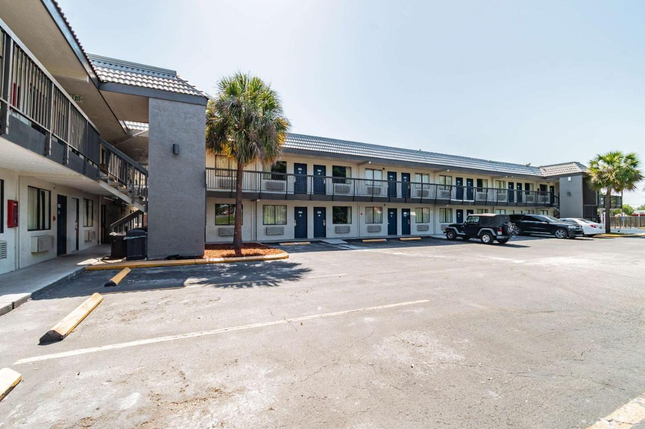 6 Tampa Near Fairgrounds - Casino Hotel 3*