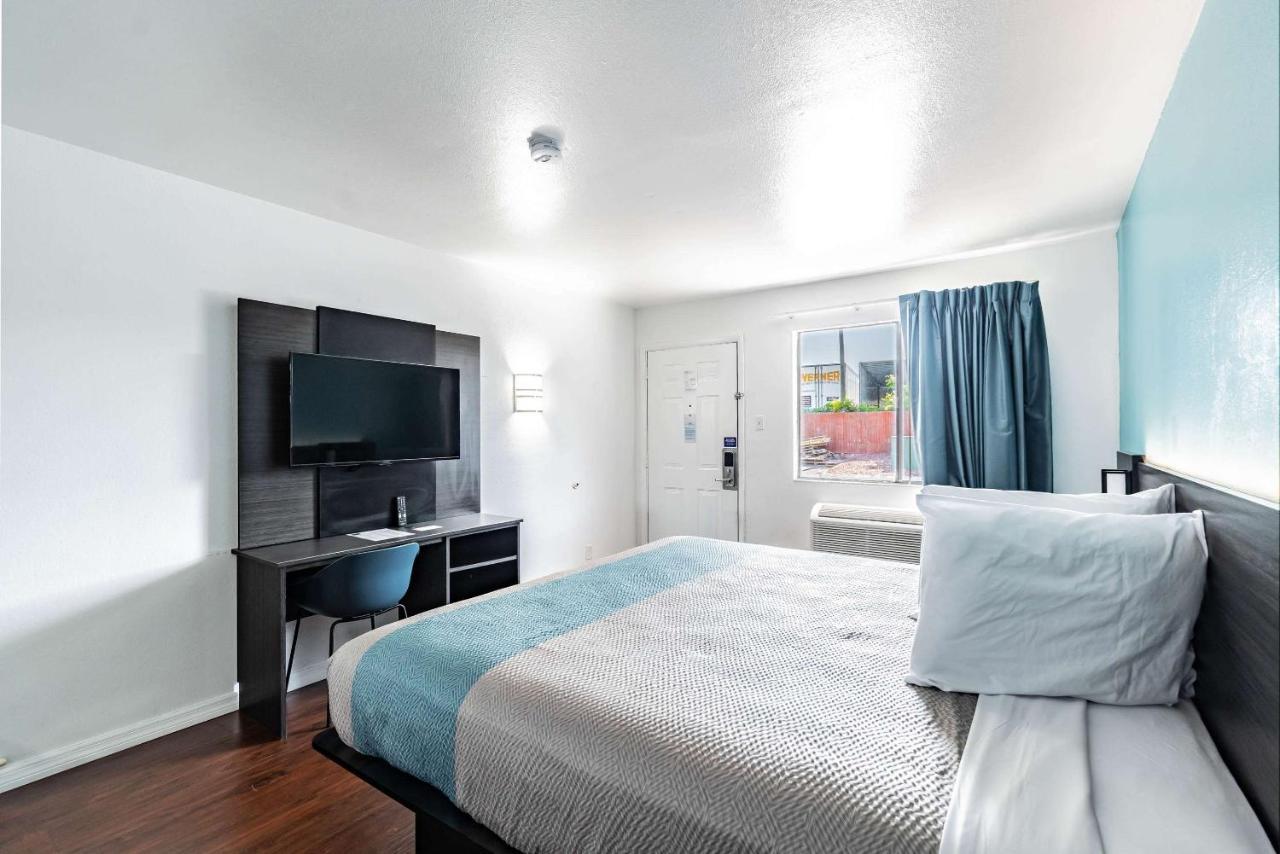 6 Tampa Near Fairgrounds - Casino Orient Park