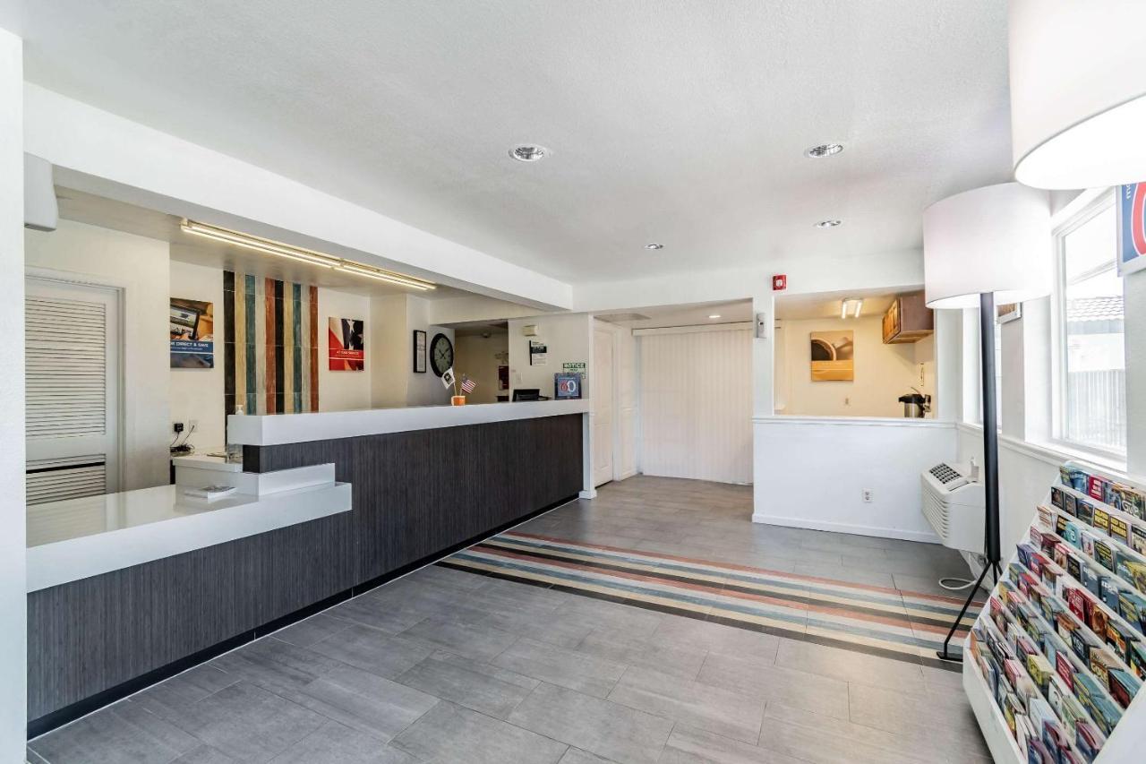 6 Tampa Near Fairgrounds - Casino Hotel