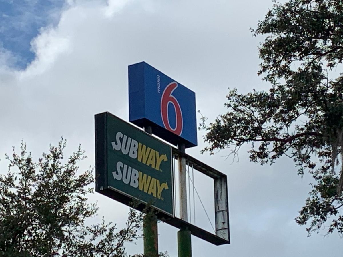 6 Tampa Near Fairgrounds - Casino Hotel Orient Park